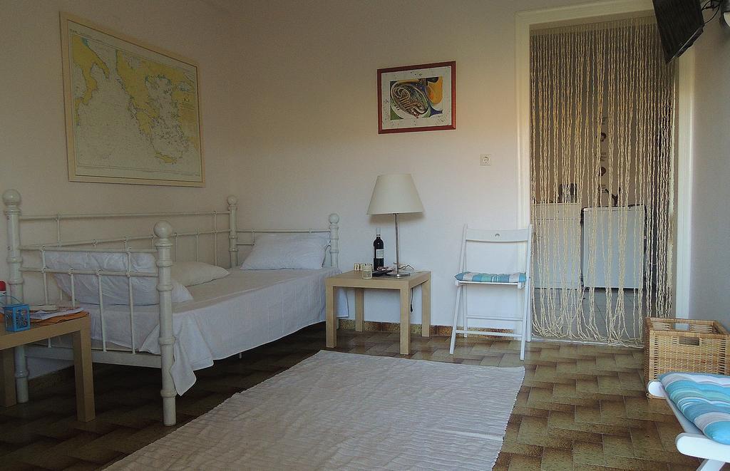Kalliroe Apartments -Creta Agia Galini Oda fotoğraf